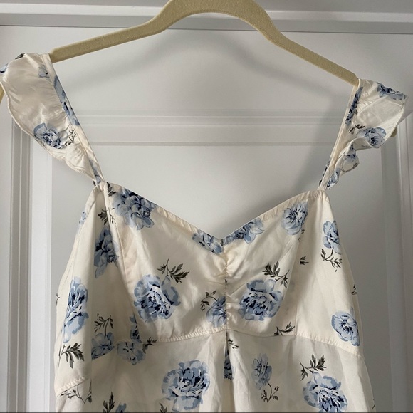 Abercrombie and Fitch Flutter Sleeve Top - Picture 4 of 5